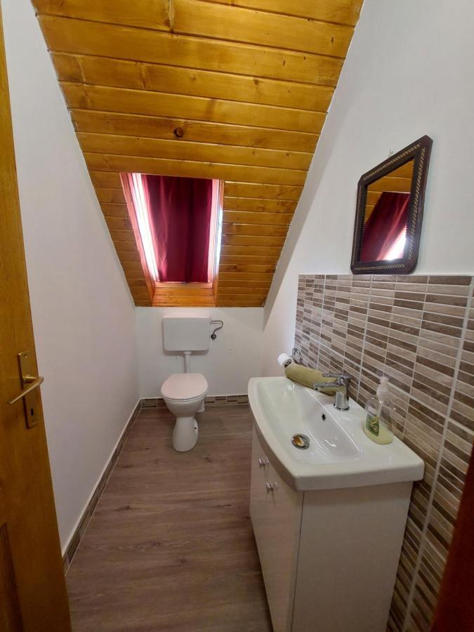 Orban Nyaralohaz Villa Kovagoors Ngoại thất bức ảnh