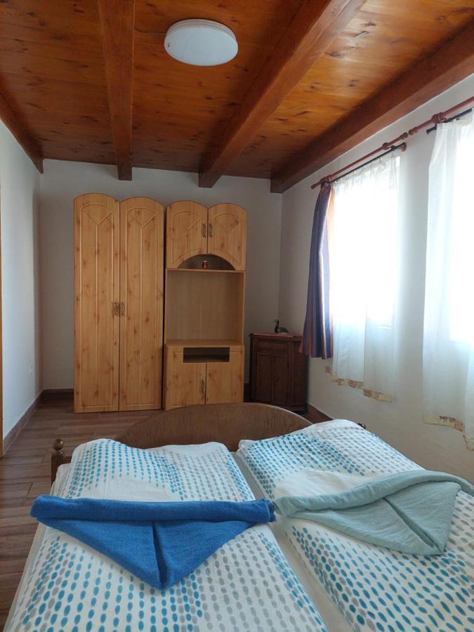 Orban Nyaralohaz Villa Kovagoors Ngoại thất bức ảnh